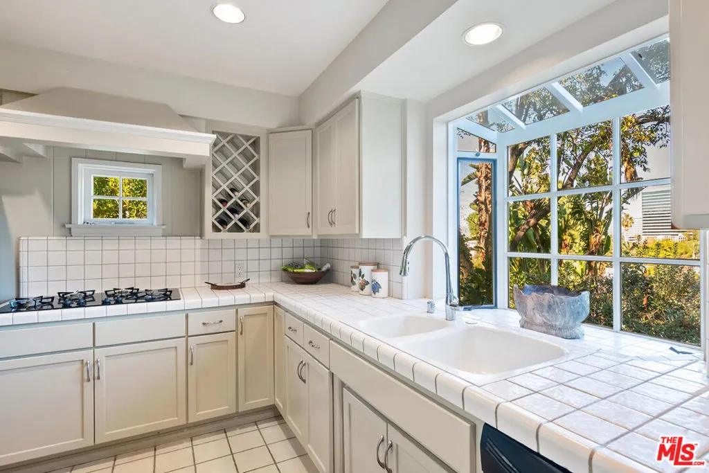 15213 Del Gado Drive, Sherman Oaks, California 91403 home-pic-27